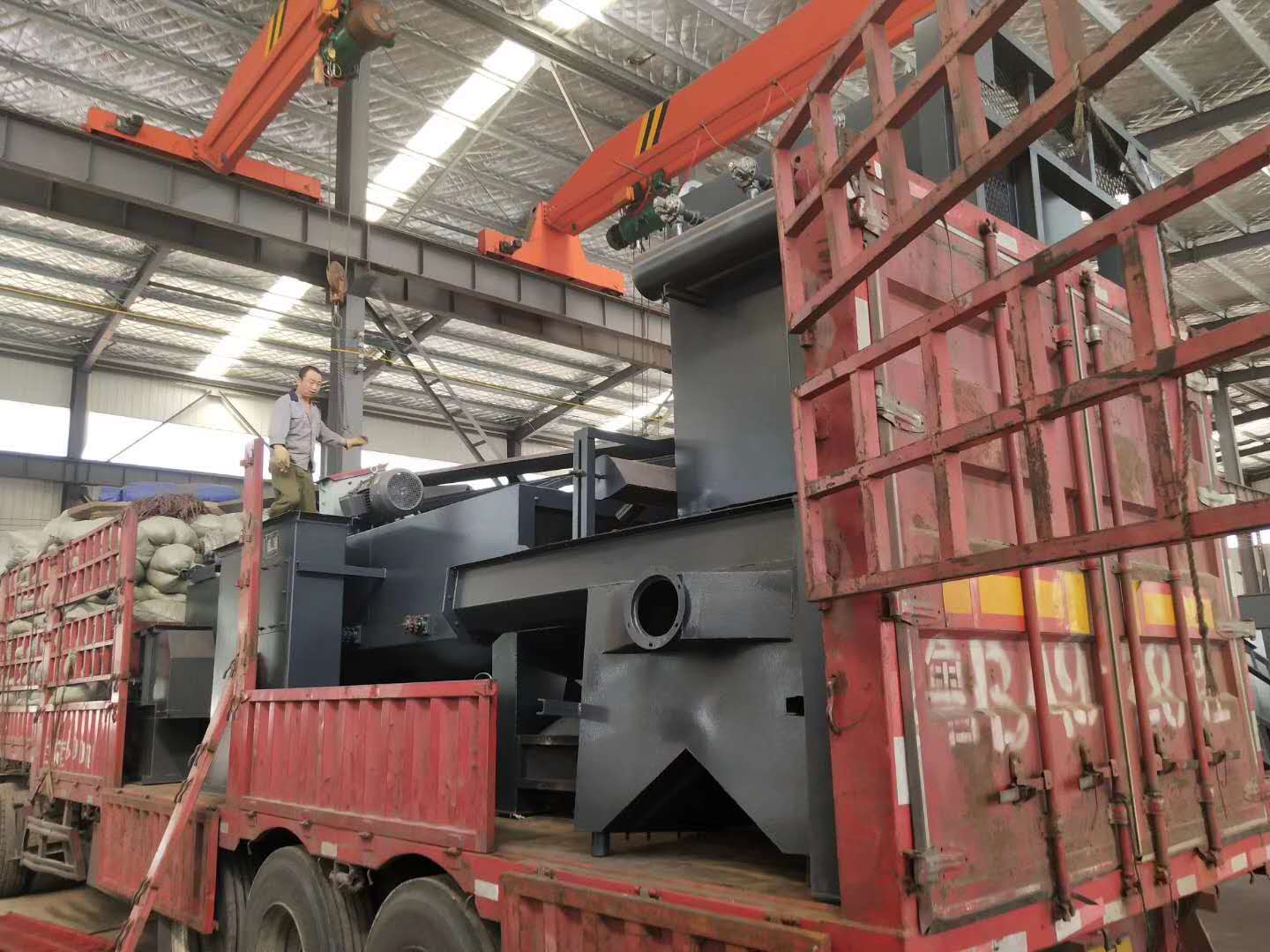 q6915通過式拋丸清理機發(fā)往張家港 q6915通過式拋丸清理機發(fā)往張家港